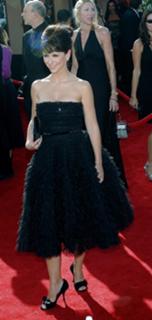 Jennifer Love Hewitt feet photo thumbnail