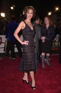Jennifer Love Hewitt feet photo thumbnail