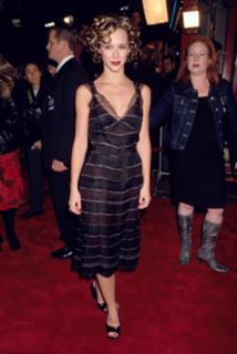 Jennifer Love Hewitt feet photo thumbnail