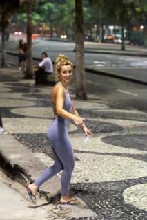 Carolina Dieckmann feet photo thumbnail