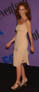 Jennifer Love Hewitt feet photo thumbnail