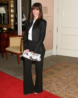 Jennifer Love Hewitt feet photo thumbnail