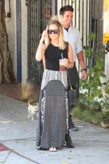 Ashley Tisdale feet photo thumbnail