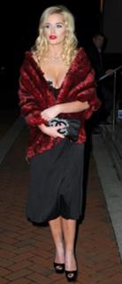 Helen Flanagan feet photo thumbnail