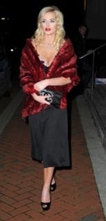 Helen Flanagan feet photo thumbnail