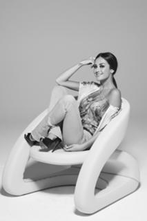 Giorgia Palmas feet photo thumbnail