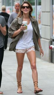 Ashley Greene feet photo thumbnail