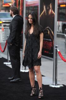 Jordana Brewster feet photo thumbnail