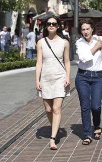 Emmy Rossum feet photo thumbnail