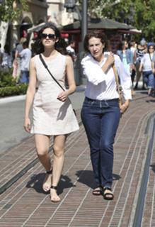 Emmy Rossum feet photo thumbnail