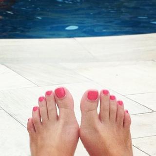 Lari Venâncio feet photo 1