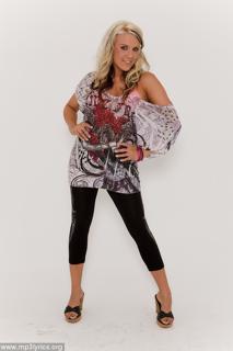 Natalie Horler feet photo 2