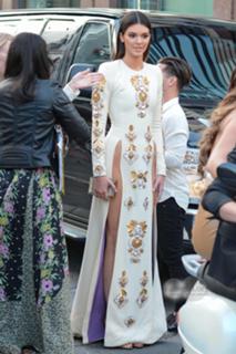 Kendall Jenner feet photo thumbnail