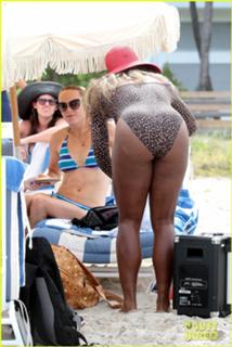 Serena Williams feet photo thumbnail