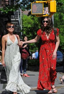 Liv Tyler feet photo thumbnail