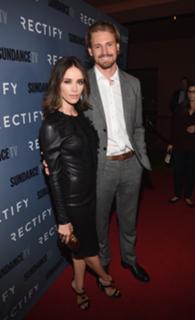 Abigail Spencer feet photo thumbnail