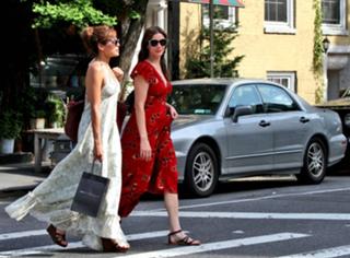 Eva Mendes feet photo thumbnail