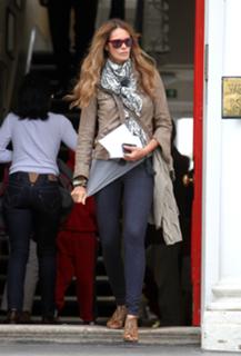 Elle Macpherson feet photo thumbnail