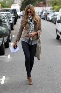 Elle Macpherson feet photo thumbnail