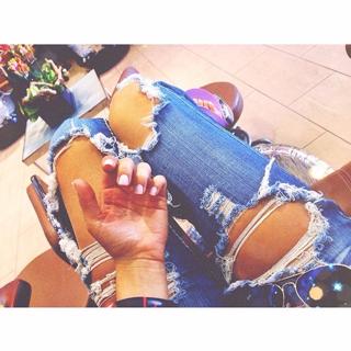 Daniella Monet feet photo thumbnail