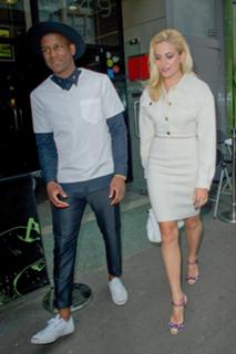 Pixie Lott feet photo thumbnail