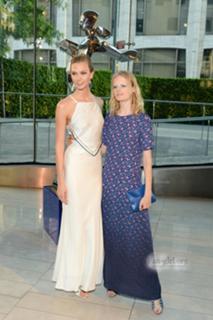 Karlie Kloss feet photo thumbnail