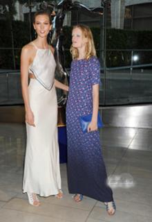 Karlie Kloss feet photo thumbnail