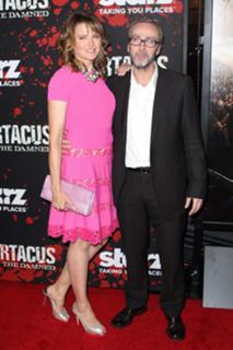 Lucy Lawless feet photo thumbnail