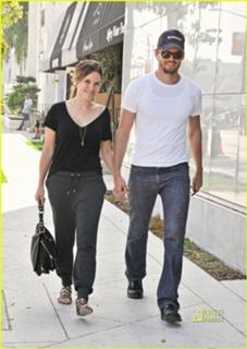 Sophia Bush feet photo thumbnail