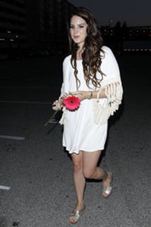 Lana Del Rey feet photo thumbnail