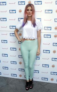Ashley James feet photo thumbnail