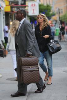 Heidi Klum feet photo thumbnail
