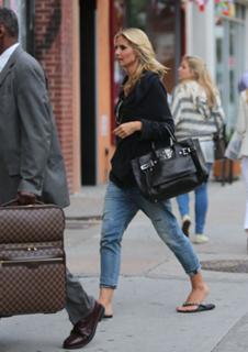 Heidi Klum feet photo thumbnail