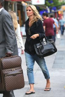 Heidi Klum feet photo thumbnail