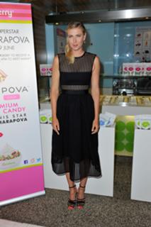Maria Sharapova feet photo thumbnail