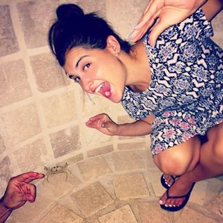 Megan Olivi feet photo thumbnail