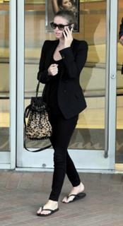 Nicky Rothschild feet photo thumbnail