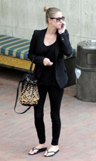Nicky Rothschild feet photo thumbnail