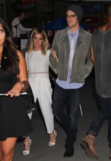 Ashley Tisdale feet photo thumbnail