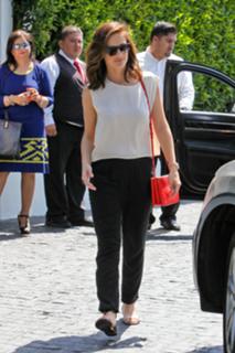 Minka Kelly feet photo thumbnail
