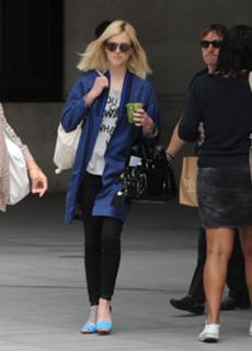 Fearne Cotton feet photo thumbnail