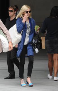 Fearne Cotton feet photo thumbnail