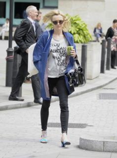 Fearne Cotton feet photo thumbnail