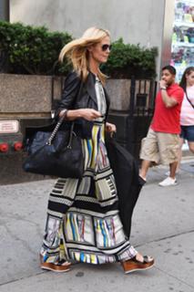 Heidi Klum feet photo thumbnail