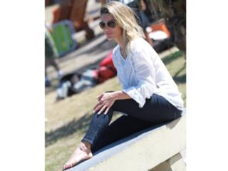 Flávia Alessandra feet photo thumbnail