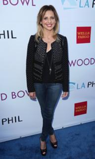 Sarah Michelle Gellar feet photo thumbnail