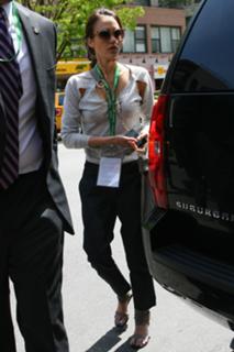 Jessica Alba feet photo thumbnail