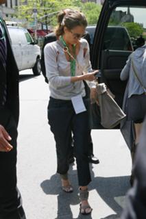 Jessica Alba feet photo thumbnail