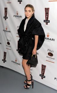 Ashley Olsen feet photo thumbnail