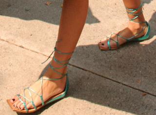 Cameron Diaz feet photo thumbnail